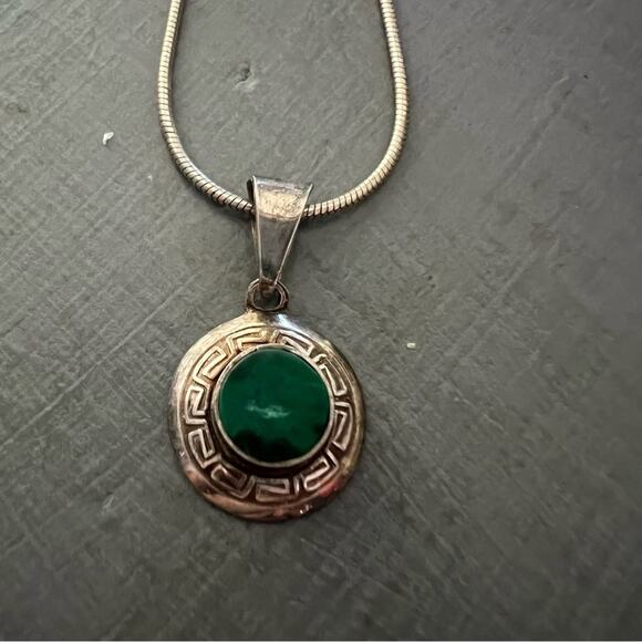 925 Sterling Silver Pendant & Necklace - Picture 6 of 13